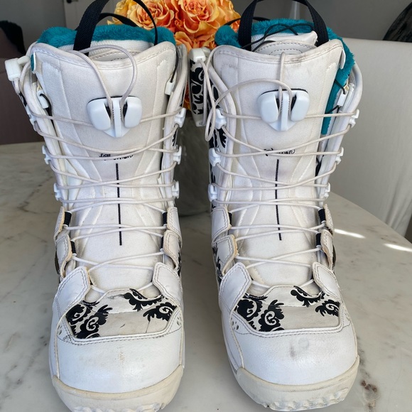 SALOMON Kiana comfort fit snowboard boots - Picture 3 of 8